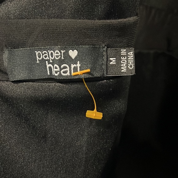 🇺🇸 Paper heart black peekaboo shoulder dress size medium - Picture 13 of 13